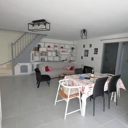 Overlord Cosy House In Dom wakacyjny *