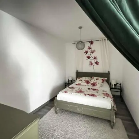 Overlord Cosy House In Formigny