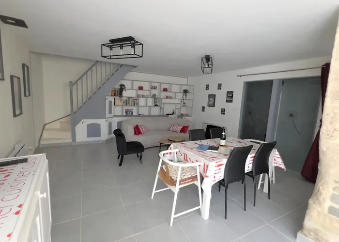 Overlord Cosy House In Dom wakacyjny *